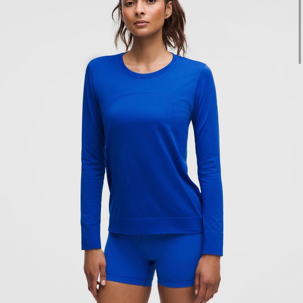 NWT Lululemon Swiftly Relaxed Long Sleeve Size 6 in Galactic Cobalt